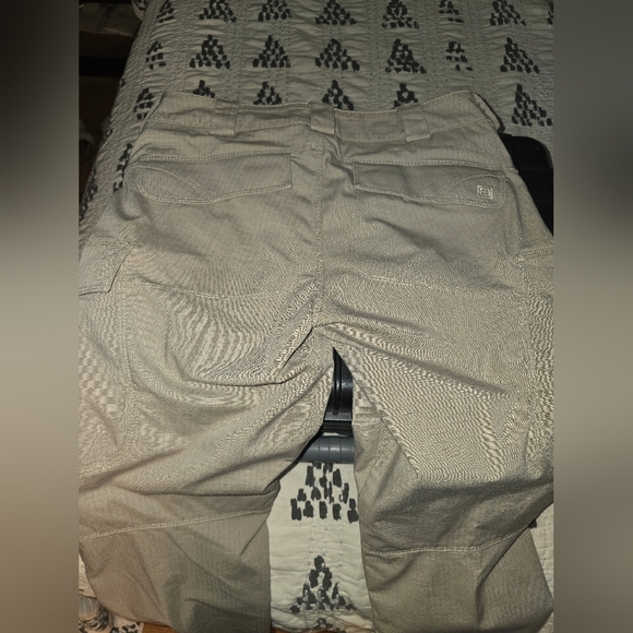 5.11 Tactical womens size 4 khaki pants - Picture 4 of 5